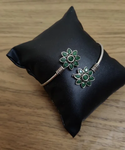 Glamaya Oxidized Green Stone Adjustable Silver Lookalike Bracelet 1 GLAM-BB-ST-5F7-688236-11-7