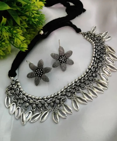 Glamaya Kodi Affair Elegant Metal Kodi Necklace Earring Set 1 GLAM-CN-KO-50-260826-82-2