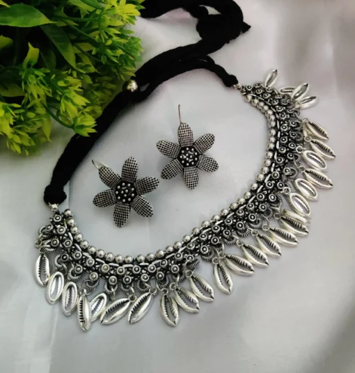 Glamaya Kodi Affair Elegant Metal Kodi Necklace Earring Set 1 GLAM-CN-KO-50-260826-82-2