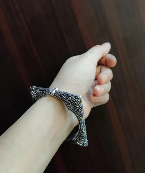 Glamaya Exquisite Oxidised Antique Square Bangles – Traditional Elegance For Women 3 GLAM-BB-OX-28-981236-43-10 Glamaya Exquisite Oxidised Antique Square Bangles - Traditional Elegance For Women 3 GLAM-BB-OX-28-981236-43-10