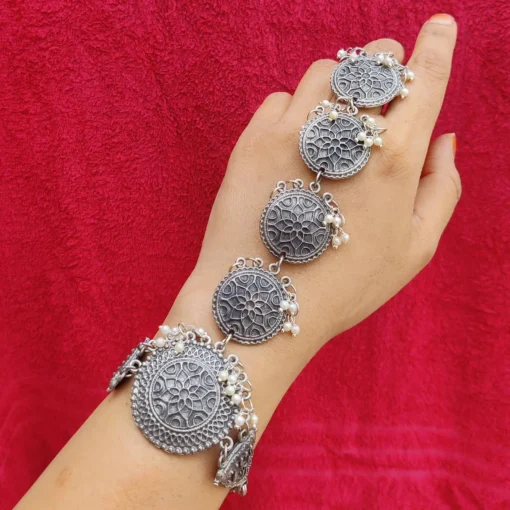 Glamaya Stylish Black Pearl Handcuff: Trendy Oxidized Polish 1 GLAM-BB-PE-15-010589-27-5