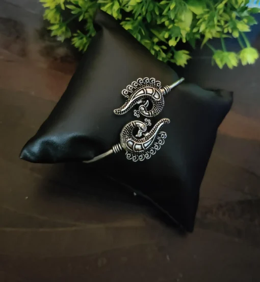 Glamaya Oxidized Adjustable Silver Lookalike Bracelet 04 1 GLAM-BB-OX-3F8-749450-8-8