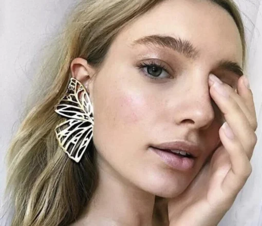 Glamaya The Glorious Butterfly Silver Plated Stud Earring 2 GLAM-ER-OX-6F7-022304-15-9 Glamaya The Glorious Butterfly Silver Plated Stud Earring 2 GLAM-ER-OX-6F7-022304-15-9