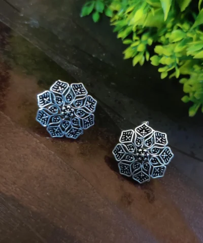 Glamaya Oxidized Silver Lookalike Stud Earring 01 1 GLAM-ER-OX-7F5-967593-16-4