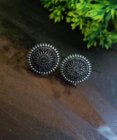 Glamaya Oxidized Silver Lookalike Stud Earring 04 1 GLAM-ER-OX-15-931773-32-2