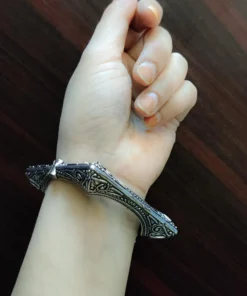 Glamaya Exquisite Oxidised Antique Square Bangles – Traditional Elegance For Women 5 GLAM-BB-OX-28-981236-43-10 Glamaya Exquisite Oxidised Antique Square Bangles - Traditional Elegance For Women 5 GLAM-BB-OX-28-981236-43-10