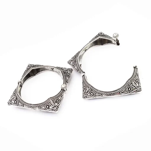 Glamaya Exquisite Oxidised Antique Square Bangles - Traditional Elegance For Women 1 GLAM-BB-OX-28-981236-43-10