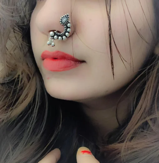 Glamaya Ethnic Maharashtrian Oxidised Nose Pin Nath – Premium Quality 5 GLAM-NP-OX-7-303554-13-5 Glamaya Ethnic Maharashtrian Oxidised Nose Pin Nath - Premium Quality 5 GLAM-NP-OX-7-303554-13-5