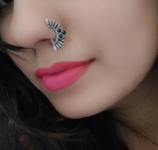 Glamaya Antique Stone Silver Nose Pins For Girls – Online India 7 GLAM-NP-ST-2-642707-5-5 Glamaya Antique Stone Silver Nose Pins For Girls - Online India 7 GLAM-NP-ST-2-642707-5-5