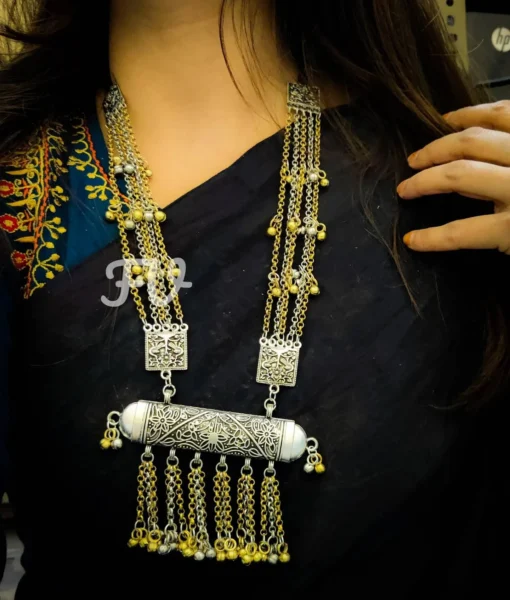 Glamaya Chic Antique Two Tone Chain Necklace For Trendy Women 2 GLAM-NE-TT-21F4-214009-35-7 Glamaya Chic Antique Two Tone Chain Necklace For Trendy Women 2 GLAM-NE-TT-21F4-214009-35-7