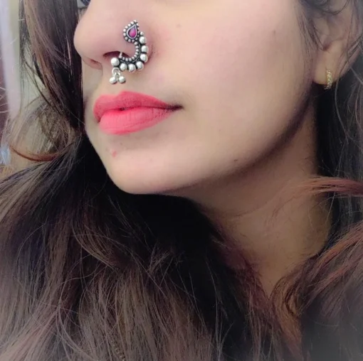 Glamaya Ethnic Maharashtrian Oxidised Nose Pin Nath – Premium Quality 2 GLAM-NP-OX-7-303554-13-5 Glamaya Ethnic Maharashtrian Oxidised Nose Pin Nath - Premium Quality 2 GLAM-NP-OX-7-303554-13-5