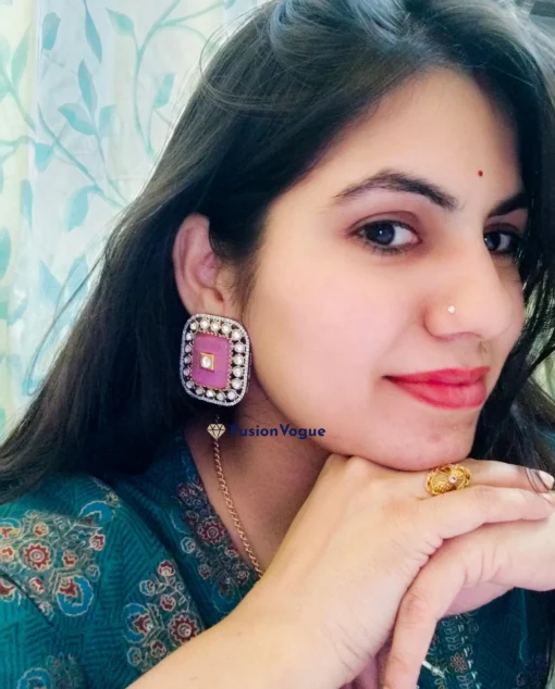 Glamaya Luxury Karbon Stone Stud Earring With Kundan Stone 2 GLAM-ER-CZ-138-336220-145-10 Glamaya Luxury Karbon Stone Stud Earring With Kundan Stone 2 GLAM-ER-CZ-138-336220-145-10