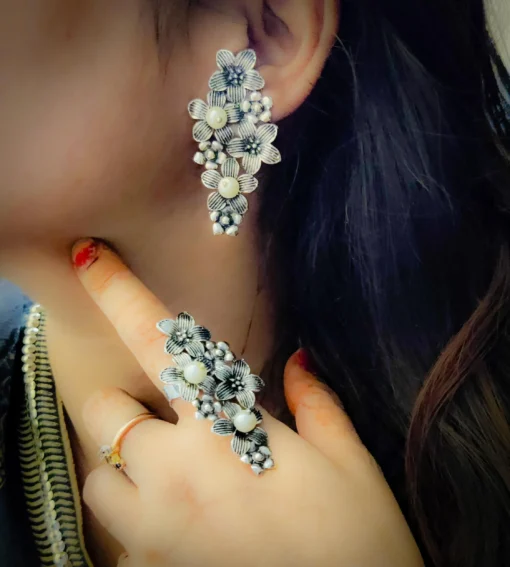 Glamaya Chic Oxidised Jewelry Set: Hasli Necklace, Earrings, Rings 2 GLAM-CN-OX-60-624264-89-2 Glamaya Chic Oxidised Jewelry Set: Hasli Necklace, Earrings, Rings 2 GLAM-CN-OX-60-624264-89-2