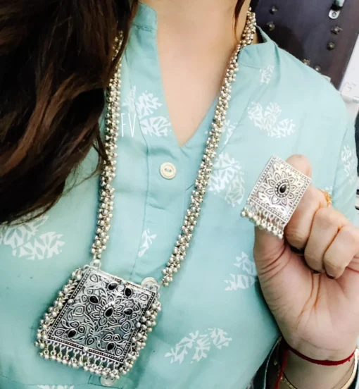 Glamaya Ethnic Black Ghungroo Necklace Earring Set 2 GLAM-CN-OX-30-200094-49-5 Glamaya Ethnic Black Ghungroo Necklace Earring Set 2 GLAM-CN-OX-30-200094-49-5