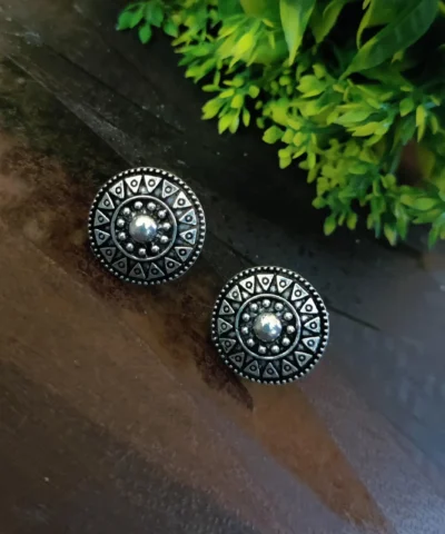 Glamaya Oxidized Silver Lookalike Stud Earring 03 1 GLAM-ER-OX-3F8-245577-8-8