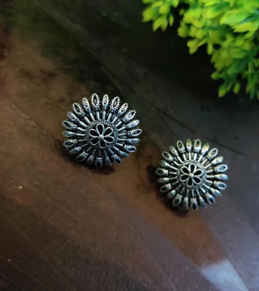 Glamaya Oxidized Silver Lookalike Stud Earring 05 1 GLAM-ER-OX-3F8-232228-8-8