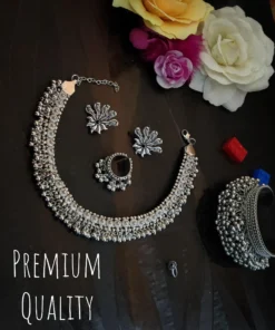 Glamaya Exquisite Jewelry Set: Necklace, Earrings, Bracelet, Nosepin, Rings 3 GLAM-CN-OX-22-499051-30-10