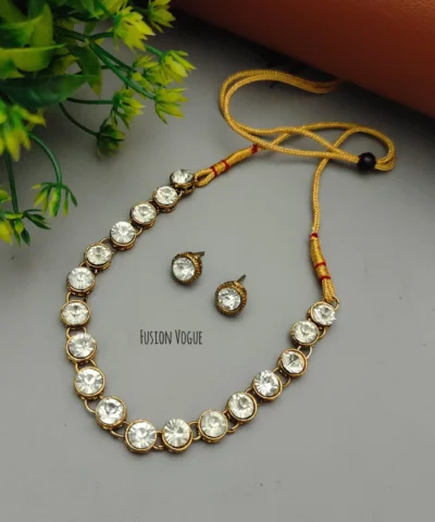 Glamaya Exquisite Kundan Glass Choker Set 1 GLAM-CN-KS-3F8-501651-8-8