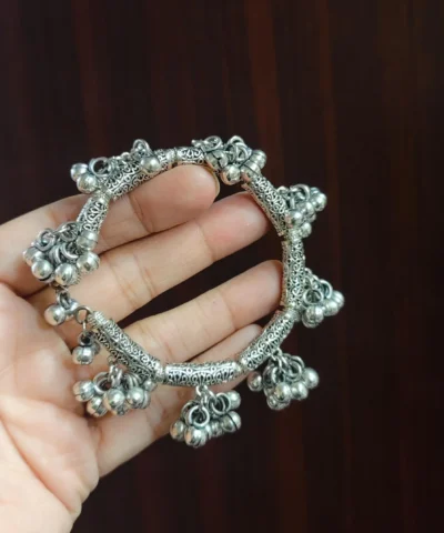Glamaya Audacious Ghungroo Bracelet: Adjustable & Trendy 2 GLAM-BB-OX-5-416120-9-10