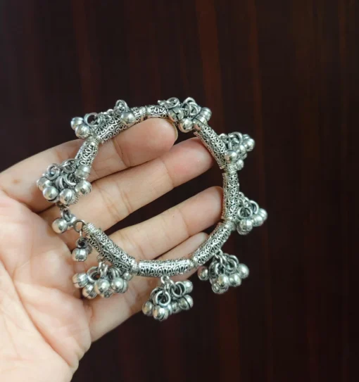 Glamaya Audacious Ghungroo Bracelet: Adjustable & Trendy 2 GLAM-BB-OX-5-416120-9-10 Glamaya Audacious Ghungroo Bracelet: Adjustable & Trendy 2 GLAM-BB-OX-5-416120-9-10