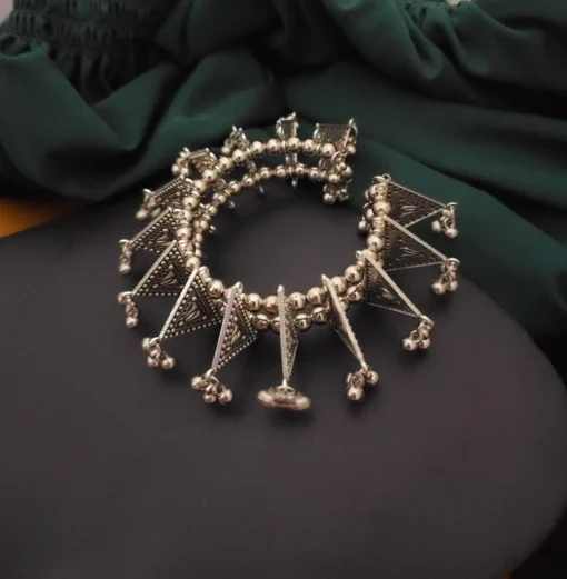 Glamaya Stylish 2-in-1 Oxidised Bracelet & Juda Pin Set 2 GLAM-BH-OX-23F3-889359-45-3 Glamaya Stylish 2-in-1 Oxidised Bracelet & Juda Pin Set 2 GLAM-BH-OX-23F3-889359-45-3