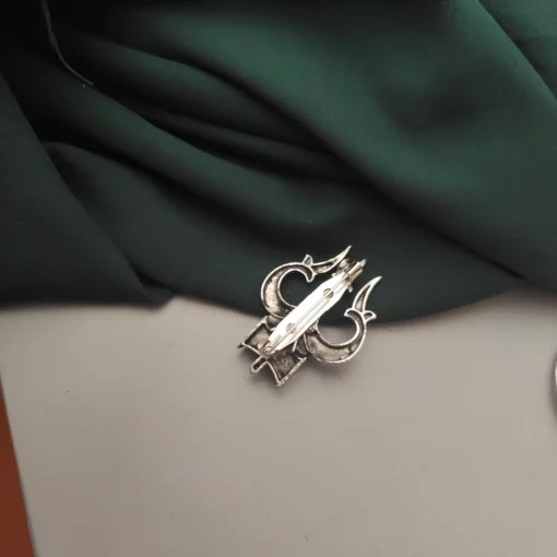 Glamaya Stylish Oxidized Brooch For Saree & Dupatta – Trendy Women’s Accessories 2 GLAM-WB-OX-6F1-853369-10-9 Glamaya Stylish Oxidized Brooch For Saree & Dupatta - Trendy Women's Accessories 2 GLAM-WB-OX-6F1-853369-10-9