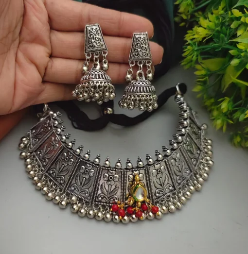 Glamaya Red Kundan Beads Choker Set - Traditional Indian Elegance 1 GLAM-CN-KU-30-813769-49-5