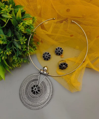 Glamaya Elegant Black Oxidized Hasli Jewelry Set 1 GLAM-CN-OX-65-608624-99-2