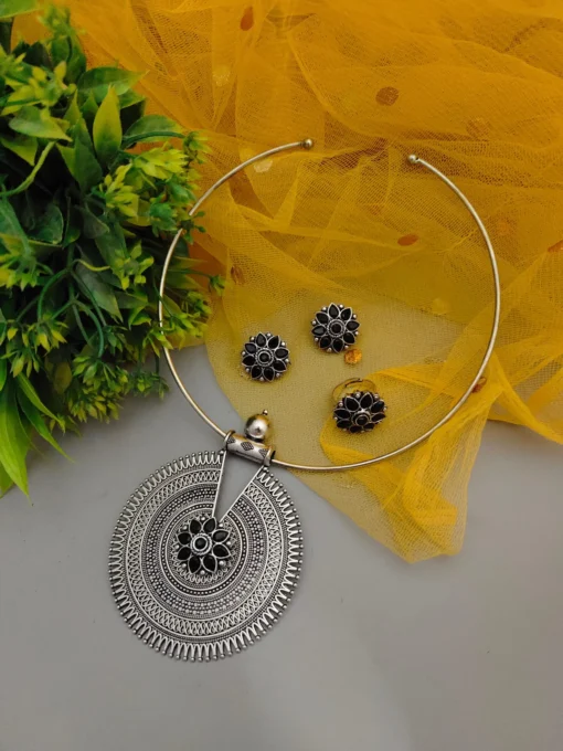 Glamaya Elegant Black Oxidized Hasli Jewelry Set 1 GLAM-CN-OX-65-608624-99-2