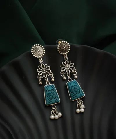 Glamaya Trendy Lightweight Oxidised Silver Earrings For Everyday Wear 1 GLAM-ER-OX-12-454976-27-5