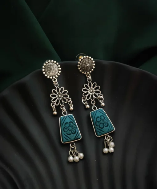 Glamaya Trendy Lightweight Oxidised Silver Earrings For Everyday Wear 1 GLAM-ER-OX-12-454976-27-5