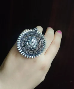 Glamaya Trendy Geometric Oxidised Silver Ring For Women 1 GLAM-RI-OX-6F4-776019-11-7