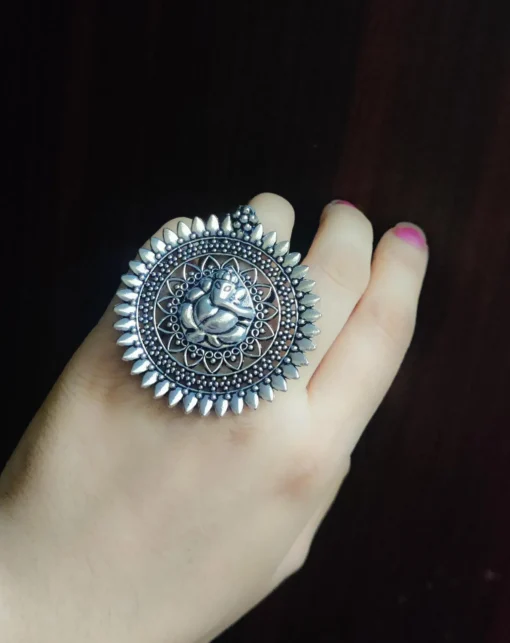 Glamaya Trendy Geometric Oxidised Silver Ring For Women 1 GLAM-RI-OX-6F4-776019-11-7