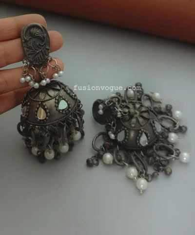 Glamaya Stunning Black Oxidized Jhumka Earrings 1 GLAM-ER-BP-25-468819-41-4