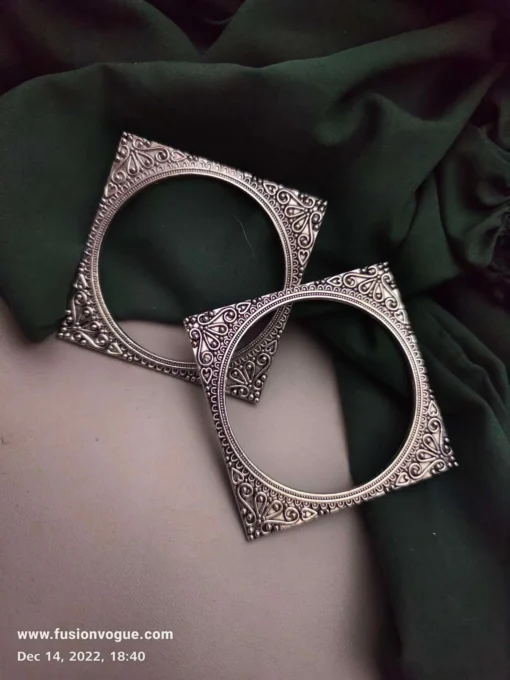 Glamaya Stylish Lightweight Oxidised Square Bangles – Perfect For Everyday Wear! 2 GLAM-BB-OX-50-726402-82-2 Glamaya Stylish Lightweight Oxidised Square Bangles - Perfect For Everyday Wear! 2 GLAM-BB-OX-50-726402-82-2