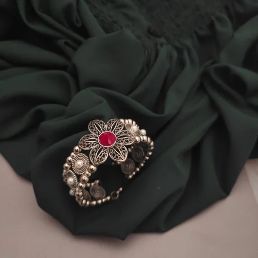 Glamaya Floral Pearl Adjustable Bracelet For Stylish Women 3 GLAM-BB-PE-25-255097-45-2 Glamaya Floral Pearl Adjustable Bracelet For Stylish Women 3 GLAM-BB-PE-25-255097-45-2