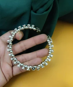 Glamaya Dainty Rose Bracelet: Adjustable, Cute & Trendy 2 GLAM-BB-OX-5F7-801445-11-7