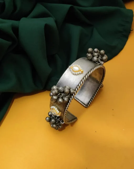 Glamaya Chic Antique Fusion Silver Bracelet For Women 3 GLAM-BB-BP-60-902254-110-5 Glamaya Chic Antique Fusion Silver Bracelet For Women 3 GLAM-BB-BP-60-902254-110-5