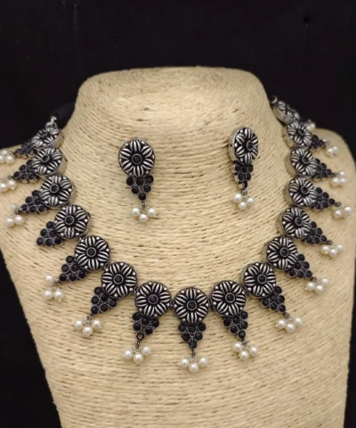 Glamaya Stylish Black Choker Necklace & Earring Set 2 GLAM-CN-OX-27-723850-43-10