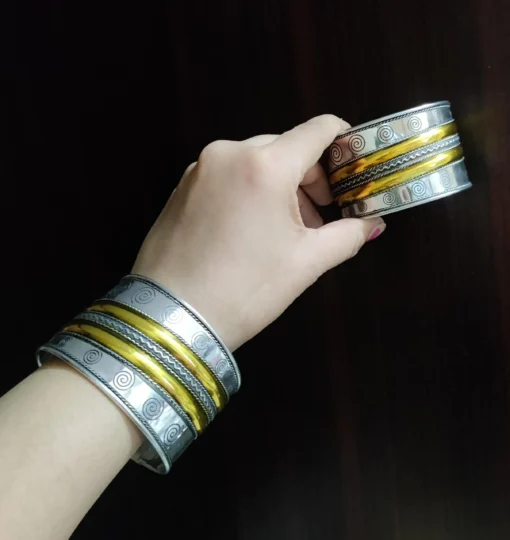 Glamaya Chic Two Tone Adjustable Bracelet: Trendy Armlet For Fashionable Women 1 GLAM-BB-TT-125-891531-215-2