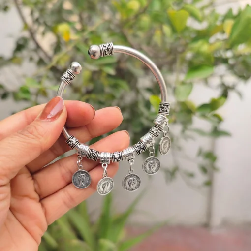 Glamaya Adjustable Coin Bracelet: Fine Quality & Stylish Design 2 GLAM-BB-OX-5F7-844449-11-7 Glamaya Adjustable Coin Bracelet: Fine Quality & Stylish Design 2 GLAM-BB-OX-5F7-844449-11-7