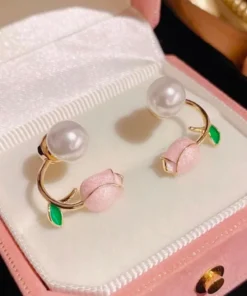 Glamaya Pink Tulip Pearl Stud Earrings: Elegant & Dainty Women's Jewelry 2 GLAM-ER-PE-5-611999-9-10