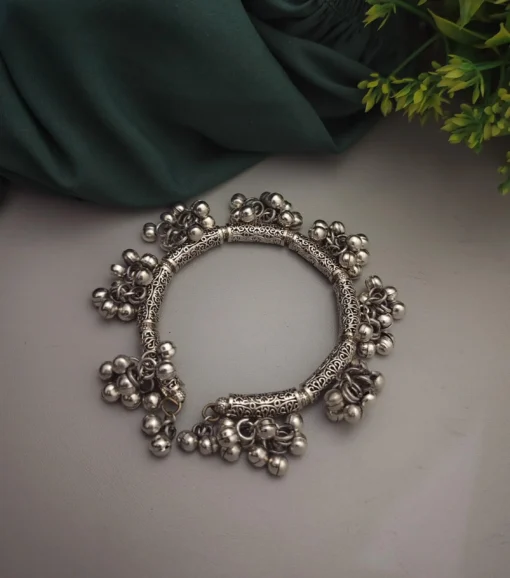 Glamaya Audacious Ghungroo Bracelet: Adjustable & Trendy 1 GLAM-BB-OX-5-416120-9-10