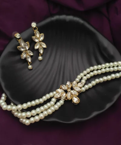 Glamaya Elegant Kundan Pearl Choker Set 1 GLAM-CN-PE-40-113307-71-2