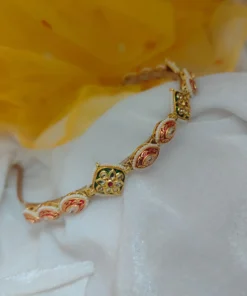 Glamaya Elegant Kundan Hairband For Special Occasions 1 GLAM-HA-KU-76F7-182725-100-3
