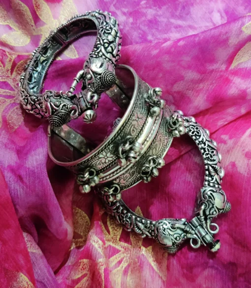 Glamaya Chic Elephant Bangles Trio 3 GLAM-CB-OX-75F7-285631-150-7 Glamaya Chic Elephant Bangles Trio 3 GLAM-CB-OX-75F7-285631-150-7