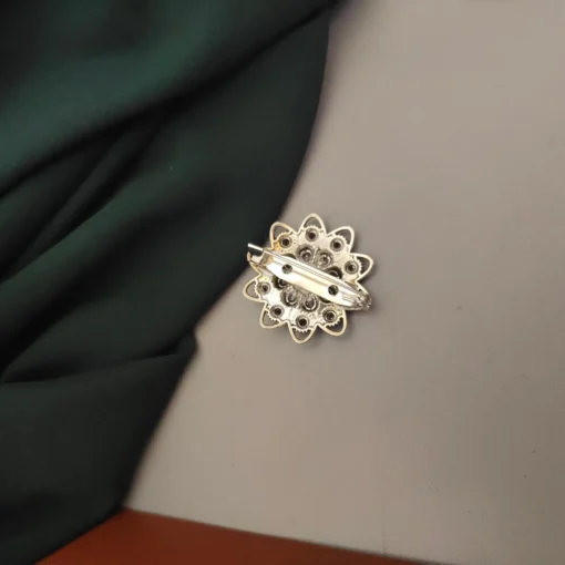Glamaya Luxury Oxidised Brooch For Saree & Dupatta – Trendy Designs 2 GLAM-WB-OX-9F2-320105-15-6 Glamaya Luxury Oxidised Brooch For Saree & Dupatta - Trendy Designs 2 GLAM-WB-OX-9F2-320105-15-6