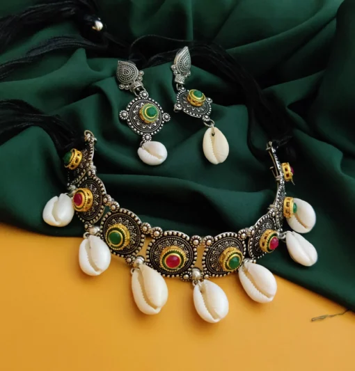 Glamaya Chic Fusion Choker Set: Stylish & Affordable Necklace Combo 1 GLAM-CN-OX-30-464431-49-5