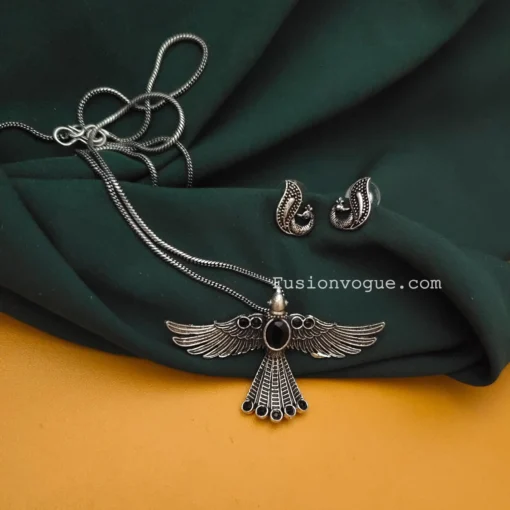 Glamaya Black Bird Chain Jewelry Set: Elegant Statement Piece 1 GLAM-CN-OX-15F7-172100-25-7