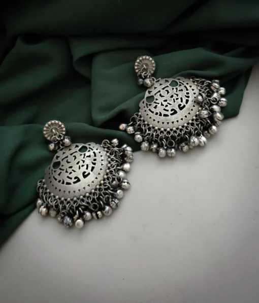 Glamaya Sparkle In Style: Premium Silver Lookalike Earrings 1 GLAM-ER-OX-50-193733-75-4